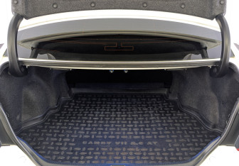 Подержанный автомобиль Toyota Camry Sedan 2017 года (10 фото)