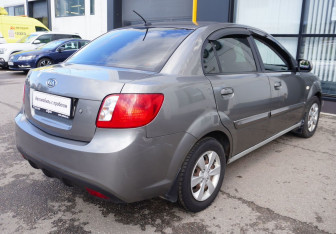 Подержанный автомобиль Kia Rio Sedan 2009 года (5 фото)