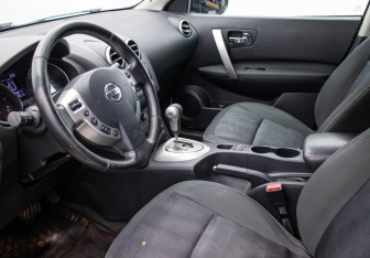 Подержанный автомобиль Nissan Qashqai 2011 года (10 фото)