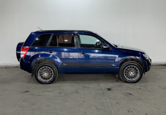 Подержанный автомобиль Suzuki Grand Vitara 2010 года (8 фото)