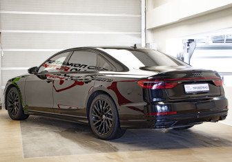 Подержанный автомобиль Audi A8 2022 года (6 фото)