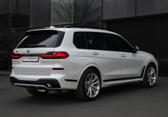 Подержанный автомобиль BMW X7 2019 года (5 фото)
