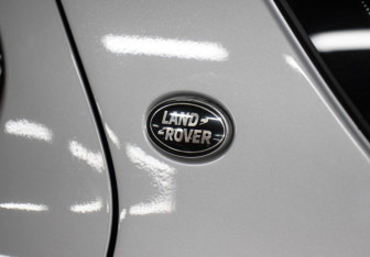 Подержанный автомобиль Land Rover Discovery Sport 2021 года (25 фото)