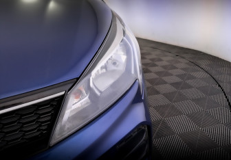 Подержанный автомобиль Kia Rio Hatchback 2021 года (17 фото)