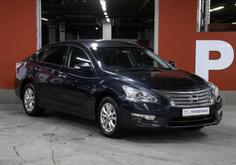 Подержанный автомобиль Nissan Teana 2014 года (3 фото)