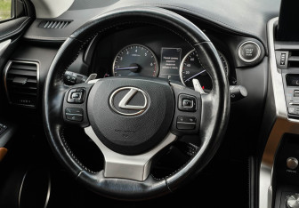 Подержанный автомобиль Lexus NX 2018 года (14 фото)