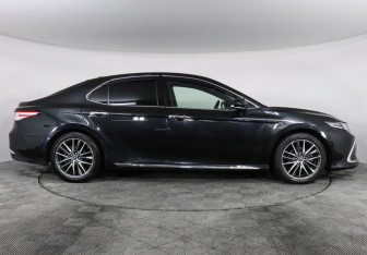 Подержанный автомобиль Toyota Camry Sedan 2023 года (4 фото)