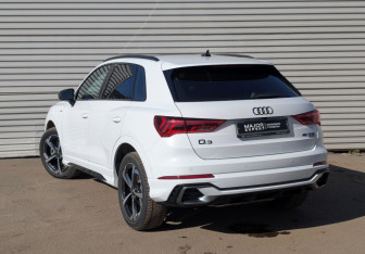 Подержанный автомобиль Audi Q3 2025 года (7 фото)