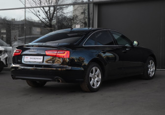 Подержанный автомобиль Audi A6 Sedan 2011 года (4 фото)