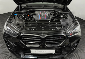Подержанный автомобиль BMW X6 M 2024 года (10 фото)