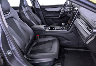 Подержанный автомобиль Москвич 6 2023 года (24 фото)