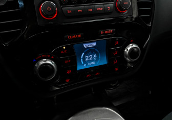 Подержанный автомобиль Nissan Juke 2014 года (25 фото)