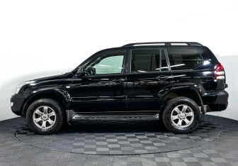 Подержанный автомобиль Toyota Land Cruiser Prado 2005 года (8 фото)