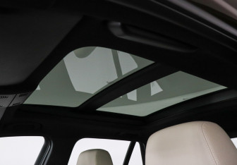 Подержанный автомобиль BMW X1 2009 года (15 фото)