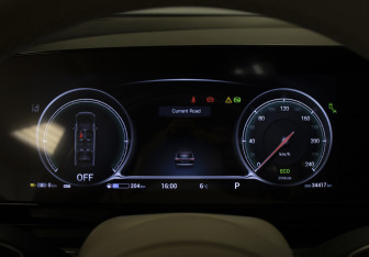 Подержанный автомобиль Voyah Dream 2023 года (12 фото)