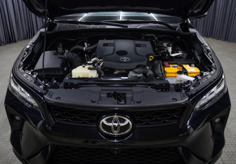 Подержанный автомобиль Toyota Fortuner 2022 года (9 фото)