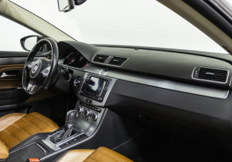 Подержанный автомобиль Volkswagen Passat CC 2013 года (9 фото)