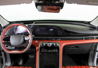 Подержанный автомобиль Exeed RX 2023 года (10 фото)