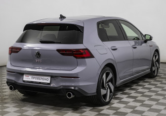 Подержанный автомобиль Volkswagen Golf GTI Hatchback 2021 года (5 фото)