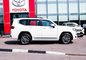 Новый Toyota Land Cruiser Suv 2026 (4 фото)