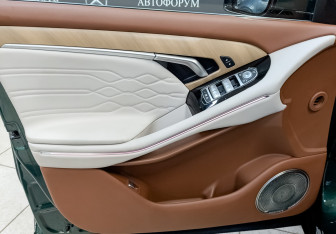 Подержанный автомобиль Voyah Free 2024 года (18 фото)