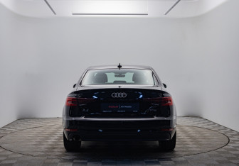 Подержанный автомобиль Audi A4 Sedan 2018 года (6 фото)