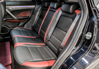 Подержанный автомобиль Geely Coolray 2022 года (12 фото)