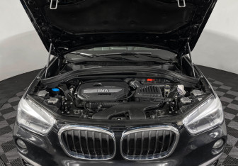 Подержанный автомобиль BMW X1 2018 года (10 фото)