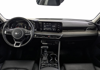 Подержанный автомобиль Kia K5 2020 года (14 фото)