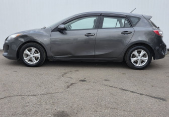 Подержанный автомобиль Mazda 3 Hatchback 2012 года (8 фото)