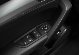 Подержанный автомобиль Audi Q5 2020 года (15 фото)
