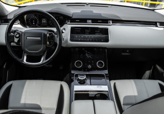 Подержанный автомобиль Land Rover Range Rover Velar 2017 года (12 фото)