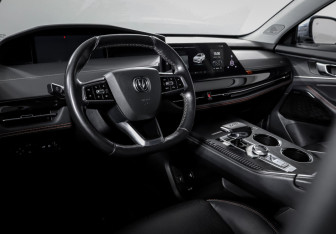 Подержанный автомобиль Changan UNI-K 2023 года (14 фото)