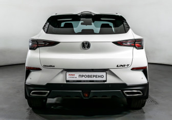 Подержанный автомобиль Changan UNI-T 2022 года (6 фото)