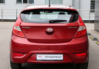 Подержанный автомобиль Hyundai Solaris Hatchback 2013 года (6 фото)