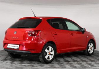 Подержанный автомобиль SEAT Ibiza Hatchback 2013 года (4 фото)