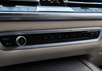 Подержанный автомобиль BMW X5 2020 года (17 фото)