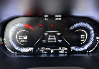 Подержанный автомобиль Geely Emgrand 2023 года (16 фото)