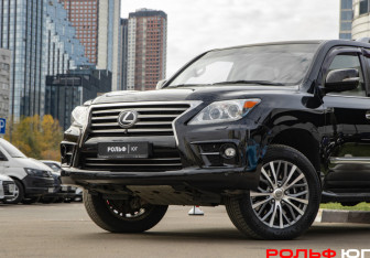Подержанный автомобиль Lexus LX 2013 года (20 фото)