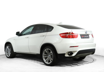 Подержанный автомобиль BMW X6 2012 года (7 фото)