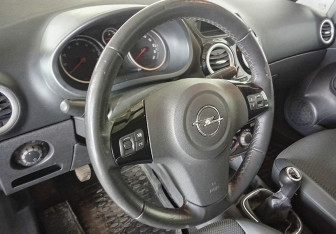 Подержанный автомобиль Opel Corsa 2008 года (12 фото)