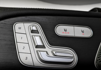 Подержанный автомобиль Mercedes-Benz GLE 2021 года (22 фото)