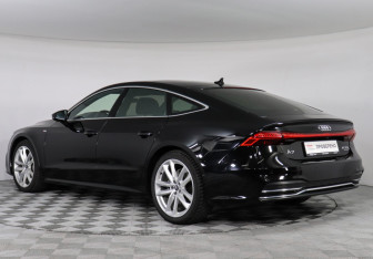 Подержанный автомобиль Audi A7 2021 года (7 фото)