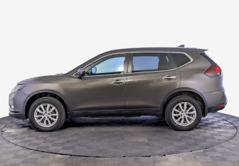 Подержанный автомобиль Nissan X-Trail 2021 года (8 фото)