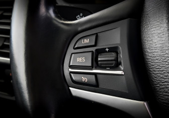 Подержанный автомобиль BMW X5 2017 года (30 фото)