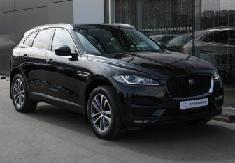 Подержанный автомобиль Jaguar F-Pace 2016 года (3 фото)