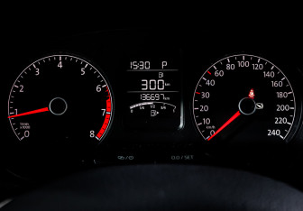 Подержанный автомобиль Volkswagen Polo Sedan 2015 года (11 фото)