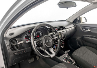 Подержанный автомобиль Kia Rio Hatchback 2020 года (16 фото)