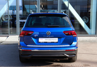 Подержанный автомобиль Volkswagen Tiguan 2021 года (5 фото)