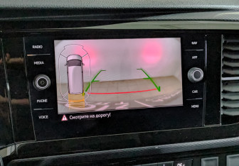 Подержанный автомобиль Volkswagen Multivan 2021 года (26 фото)